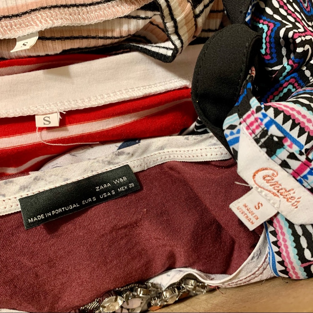 SALE $170 Value Bundle of SEVEN Size Small and Medium Tops - Picture 5 of 6